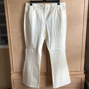 CLEARANCE - New ISAAC MIZRAHI Bootcut 24/7 Stretch Denim Jeans 18W